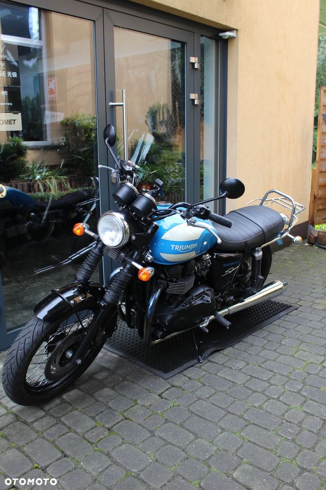Triumph Bonneville - 6