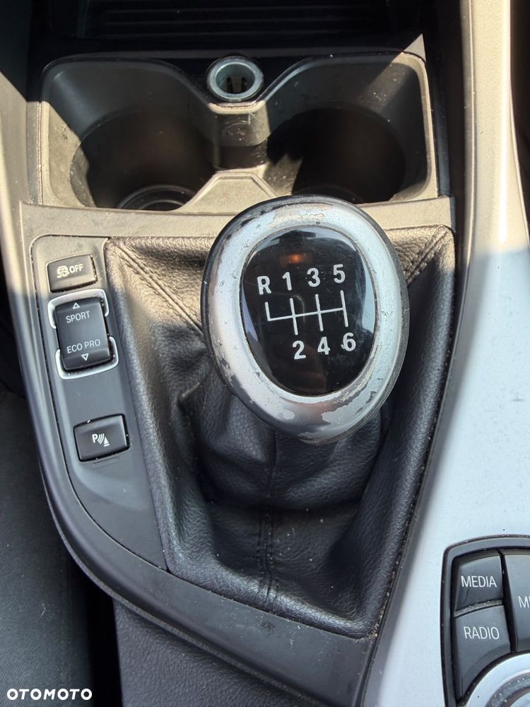 BMW Seria 1 116d EfficientDynamics Sport Line - 23