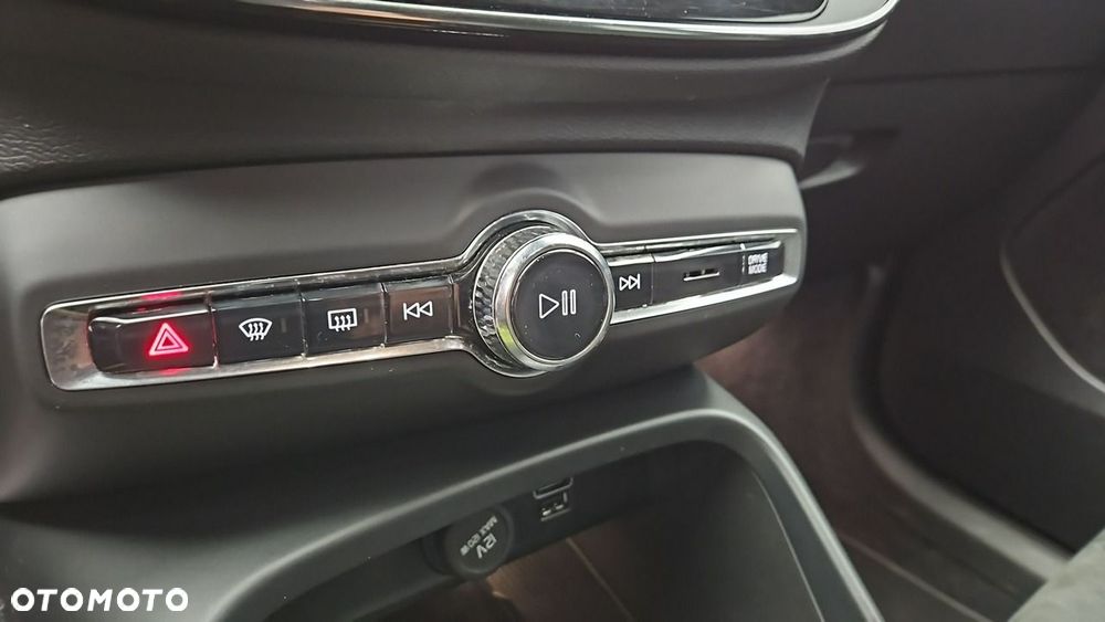Volvo XC 40 T5 Plug-In Hybrid R-Design - 19