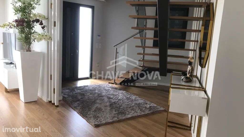 Moradia T3 Independente com Piscina – Madalena (a 1,5 km da Praia) - Grande imagem: 3/18