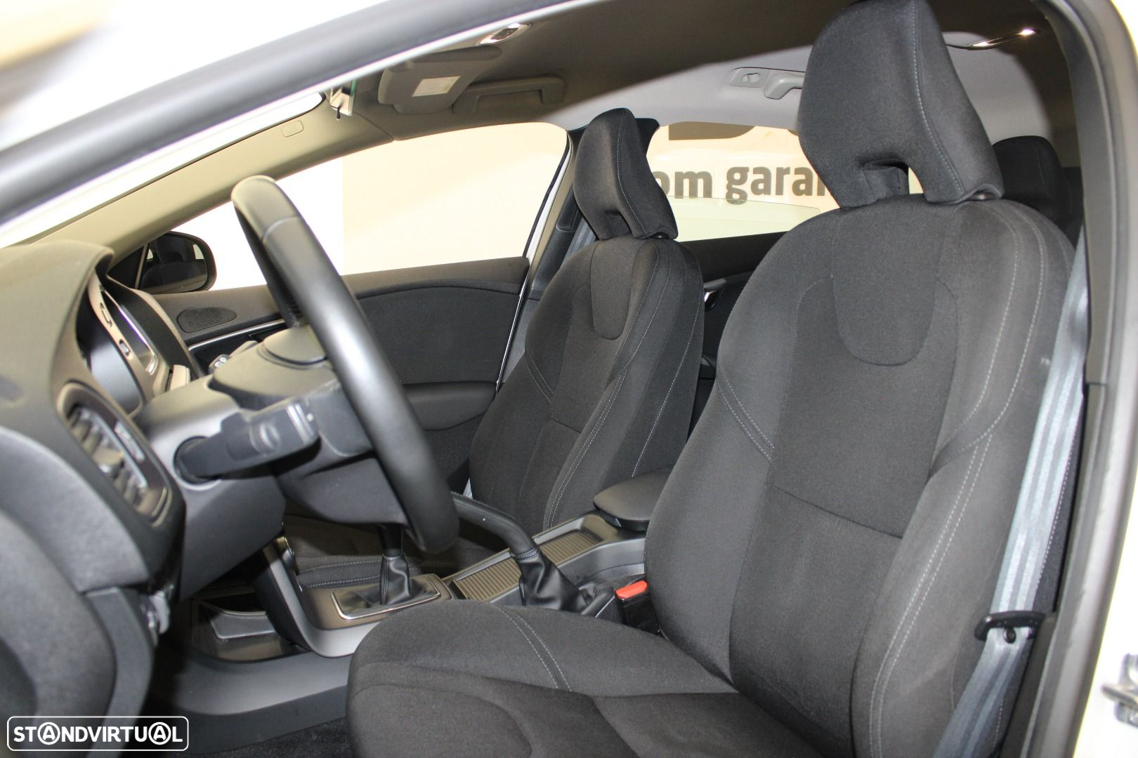 Volvo V40 Cross Country 2.0 D2 - 24