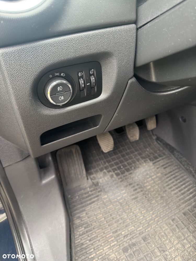 Opel Corsa 1.2 16V Enjoy - 12