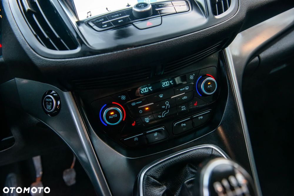 Ford Kuga 2.0 TDCi 4x4 Titanium - 25