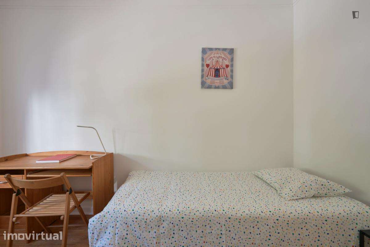 Quarto - localizado em Ajuda Lisbon - Grande imagem: 3/23