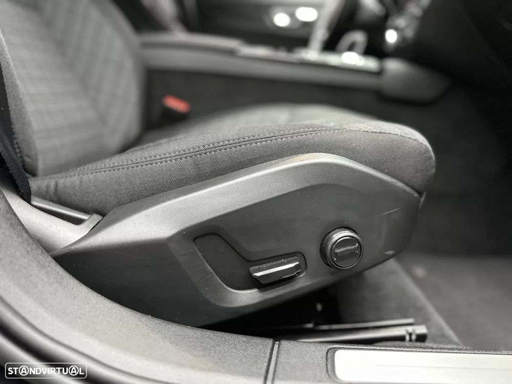 Volvo V60 2.0 T6 AWD TE Core - 28