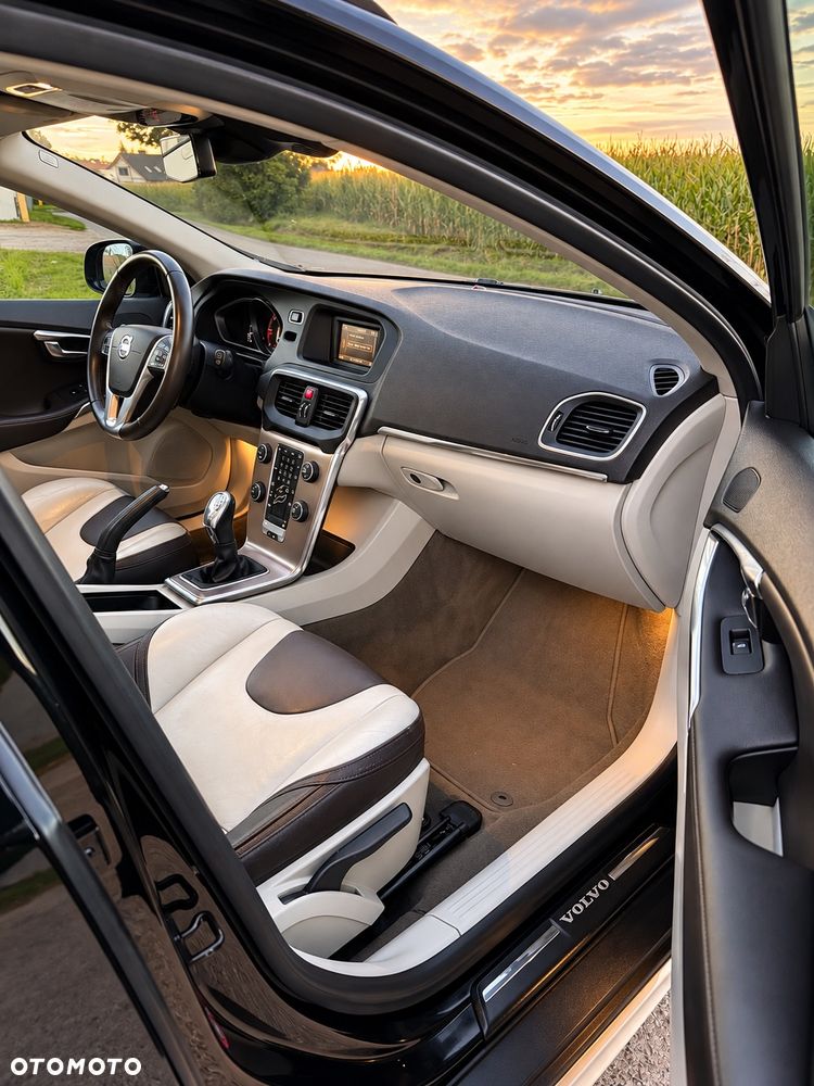 Volvo V40 D3 Summum - 14