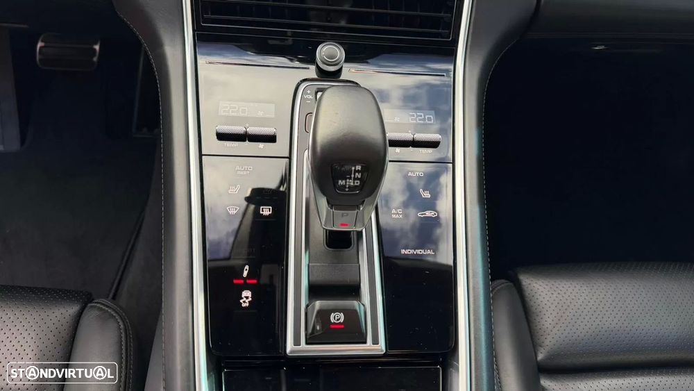 Porsche Panamera Sport Turismo 4 E-Hybrid - 11
