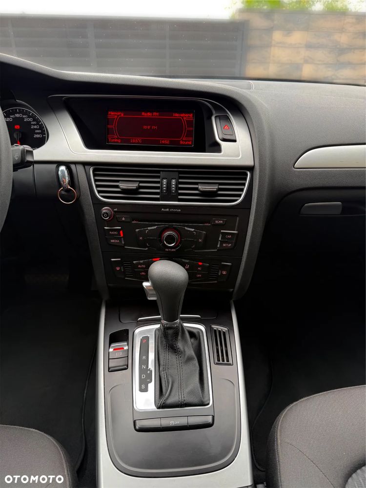 Audi A4 Limousine - 14