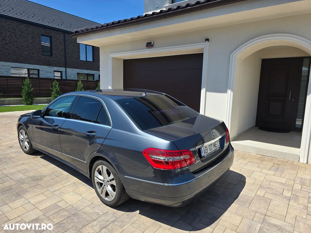 Mercedes-Benz E 220 CDI DPF BlueEFFICIENCY Automatik Avantgarde - 3