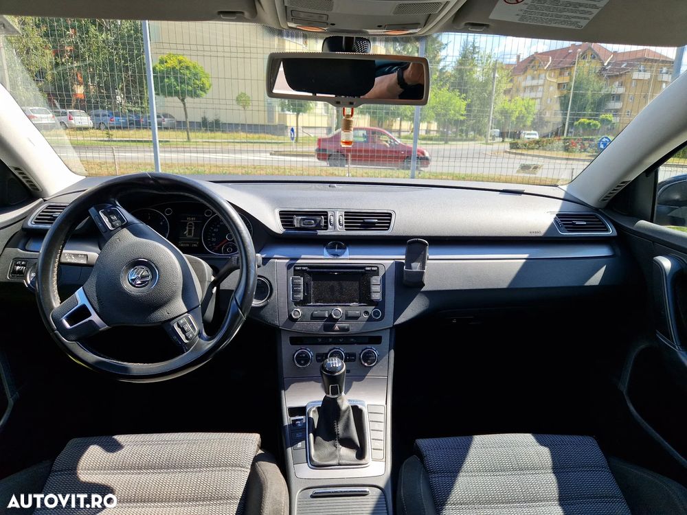 Volkswagen Passat 1.6 TDI BlueMotion Technology Comfortline - 22