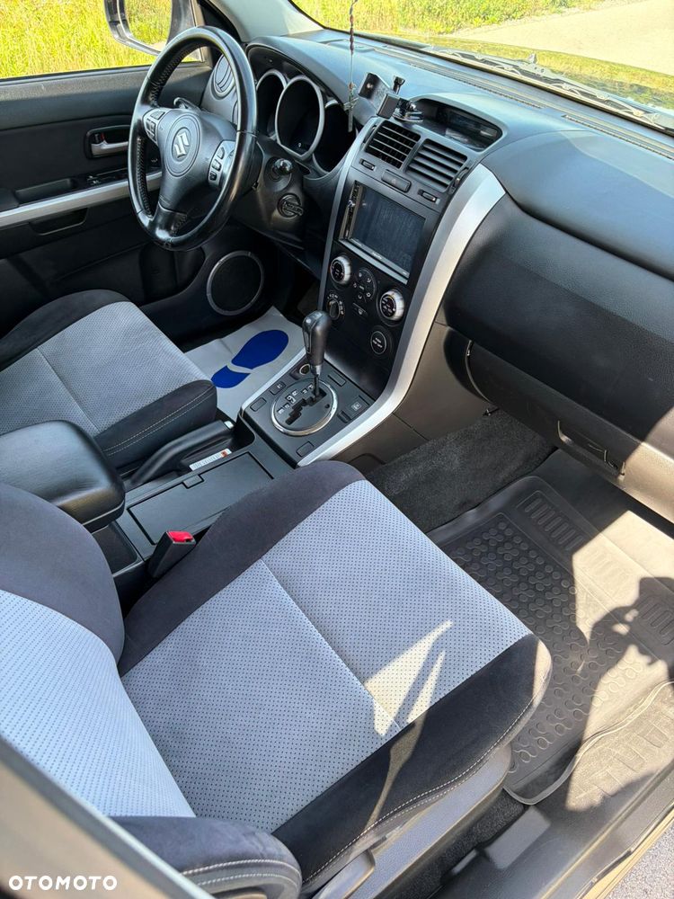 Suzuki Grand Vitara 2.0 20th Anniversary - 21