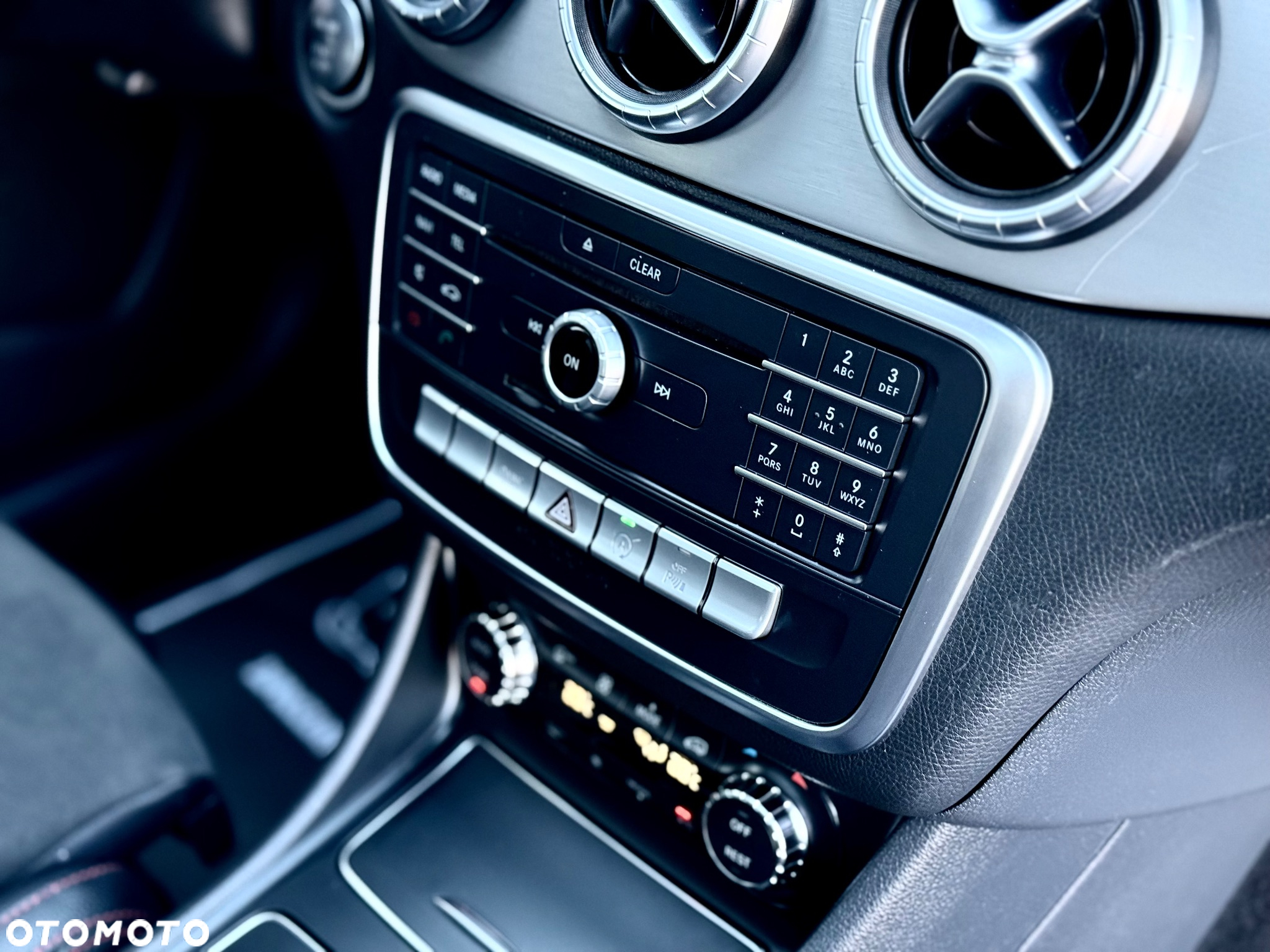 Mercedes-Benz CLA 200 7G-DCT AMG Line - 37