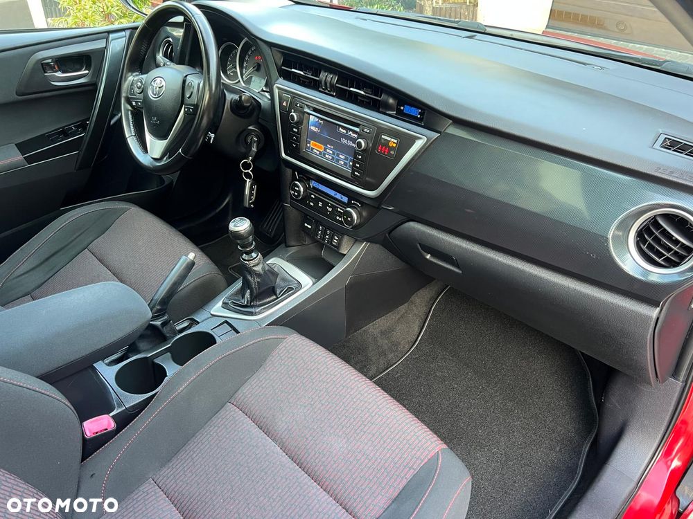 Toyota Auris 1.6 Selection - 21