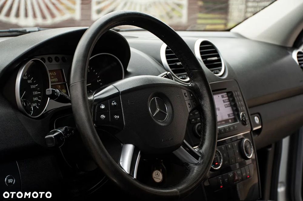 Mercedes-Benz ML - 29