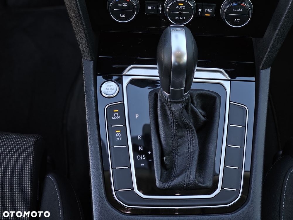 Volkswagen Passat - 24