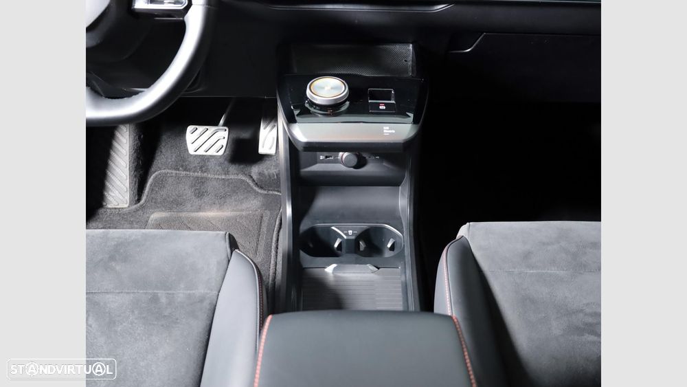 MG MG4 64 kWh XPower - 20