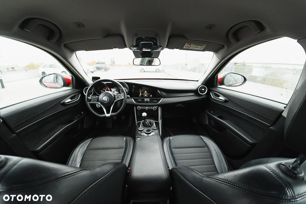 Alfa Romeo Giulia 2.2 D Turbo - 11