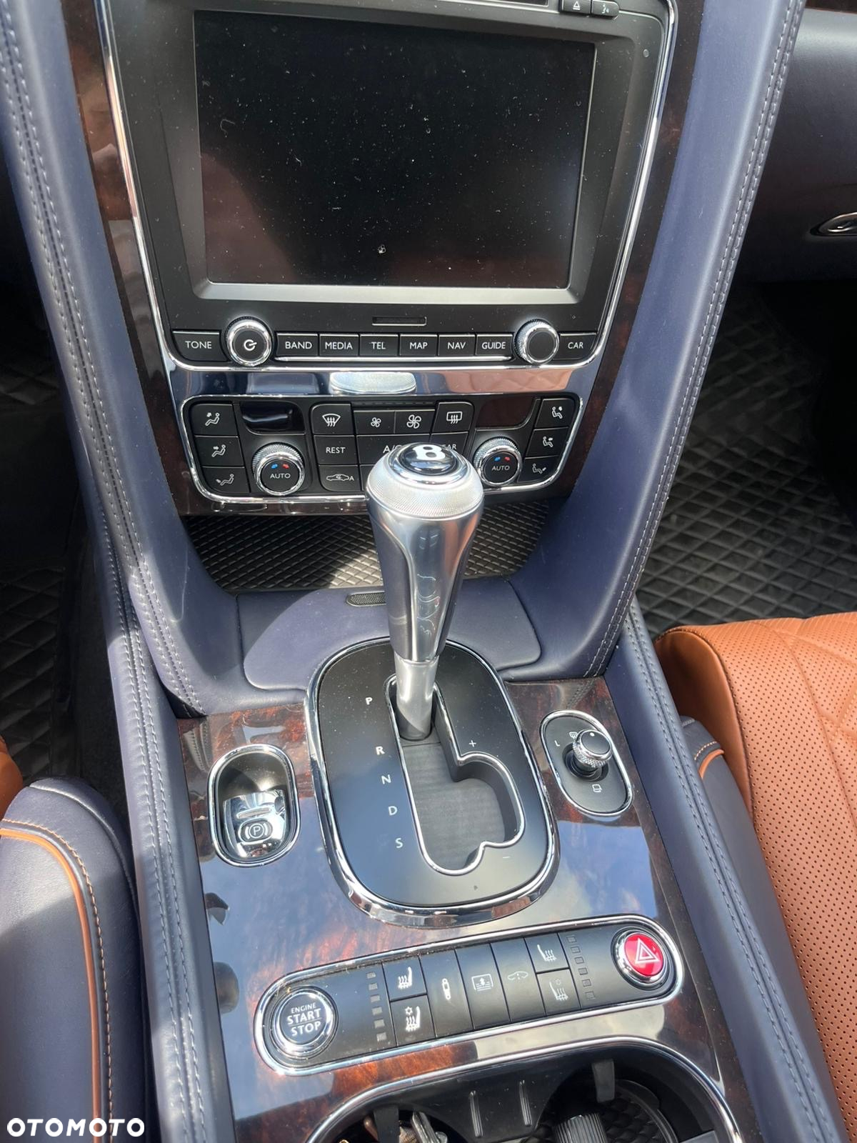 Bentley Flying Spur V8 S - 30