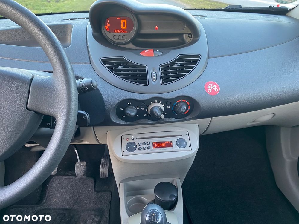 Renault Twingo 1.2 60 Authentique - 10