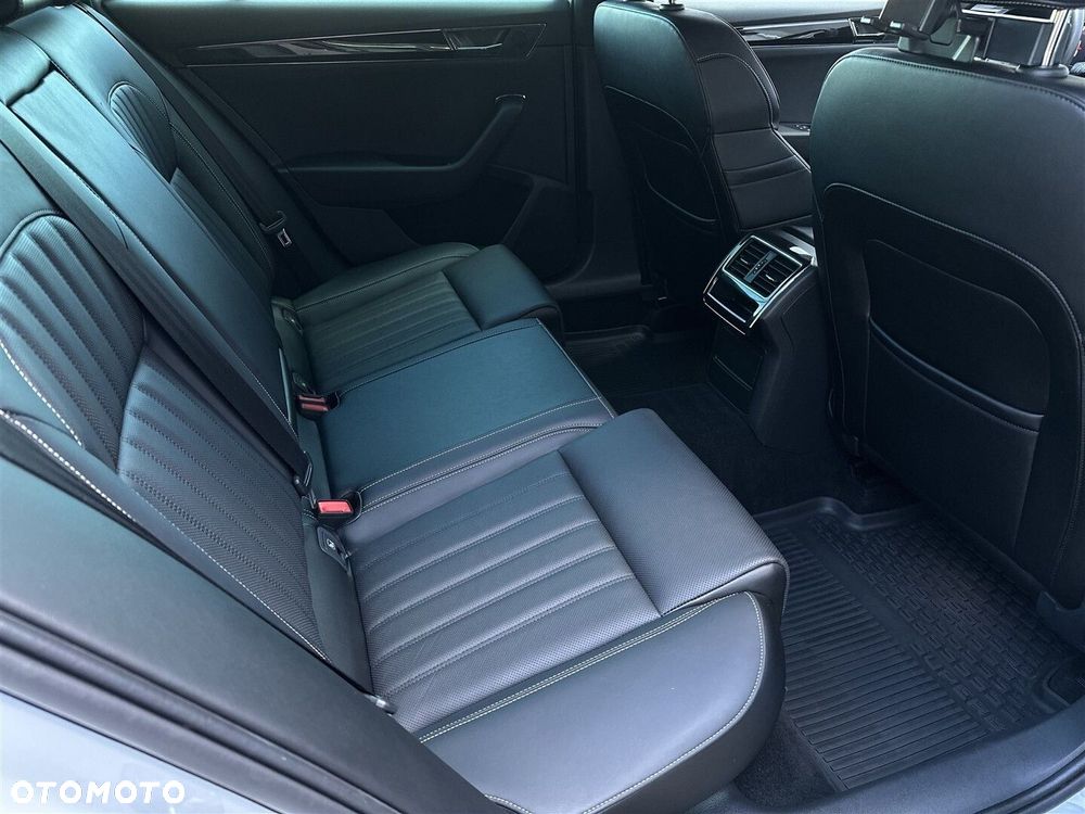 Skoda Superb 2.0 TDI SCR 4x4 L&K DSG - 9