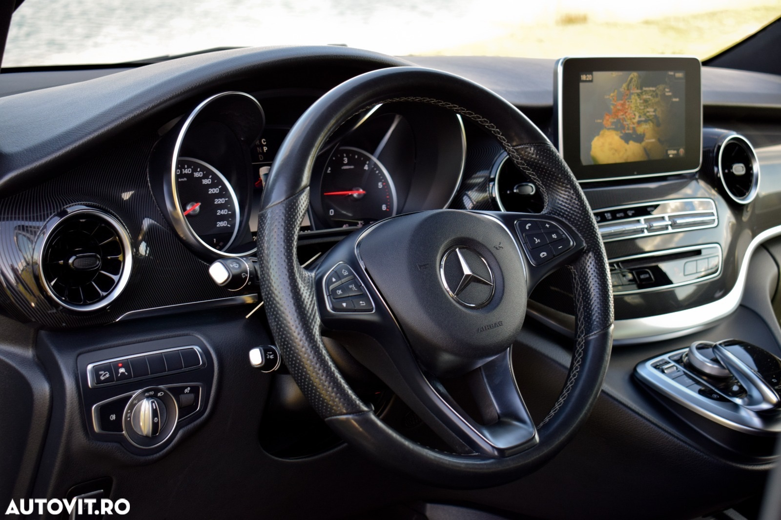 Mercedes-Benz V 300 d kompakt 4Matic 9G-TRONIC - 24