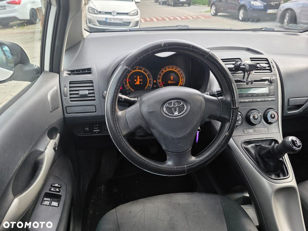 Toyota Auris - 4
