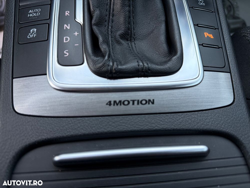 Volkswagen Passat Variant 2.0 TDI 4Motion DSG BlueMotion Tech Highline - 16