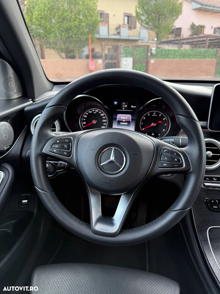 Mercedes-Benz GLC - 32
