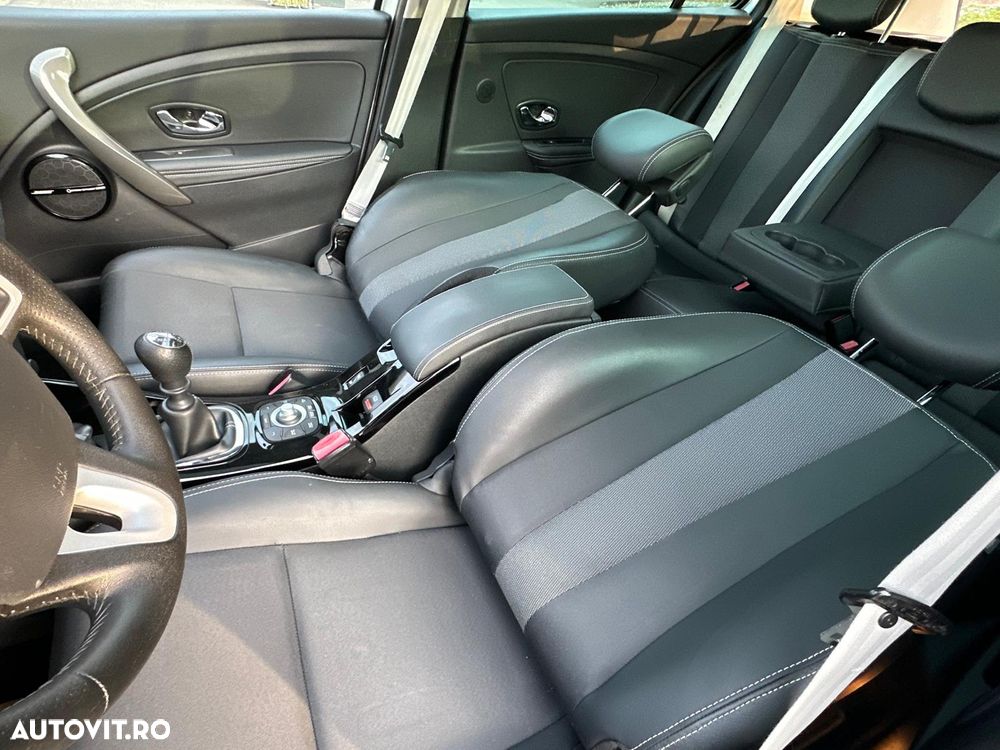 Renault Megane ENERGY dCi 110 Start & Stop Bose Edition - 21