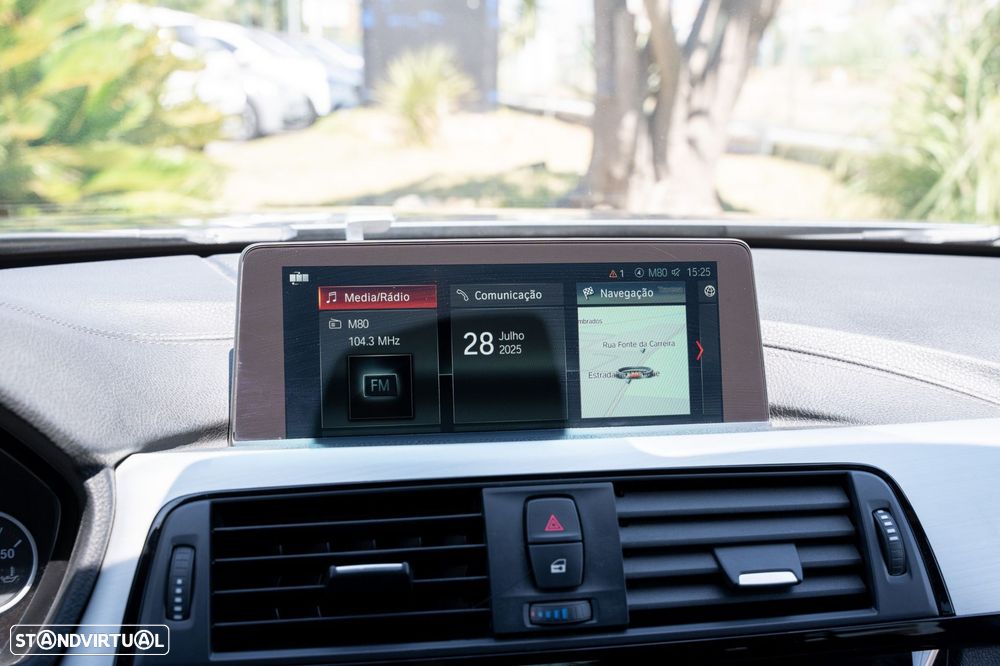 BMW 320 d Touring Line Luxury Auto - 11