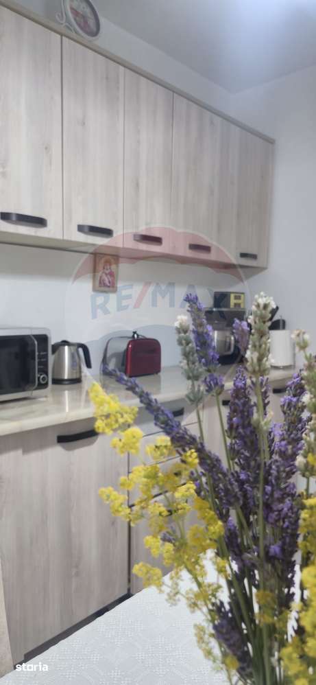 Apartament cu 3 camere de vânzare în zona Sud-Est — fotografia 1