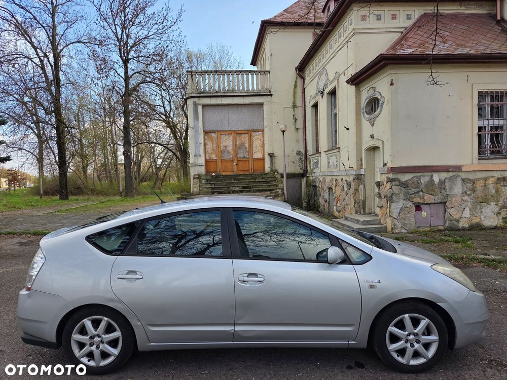 Toyota Prius 1.5 VVT-i Prestige - 5
