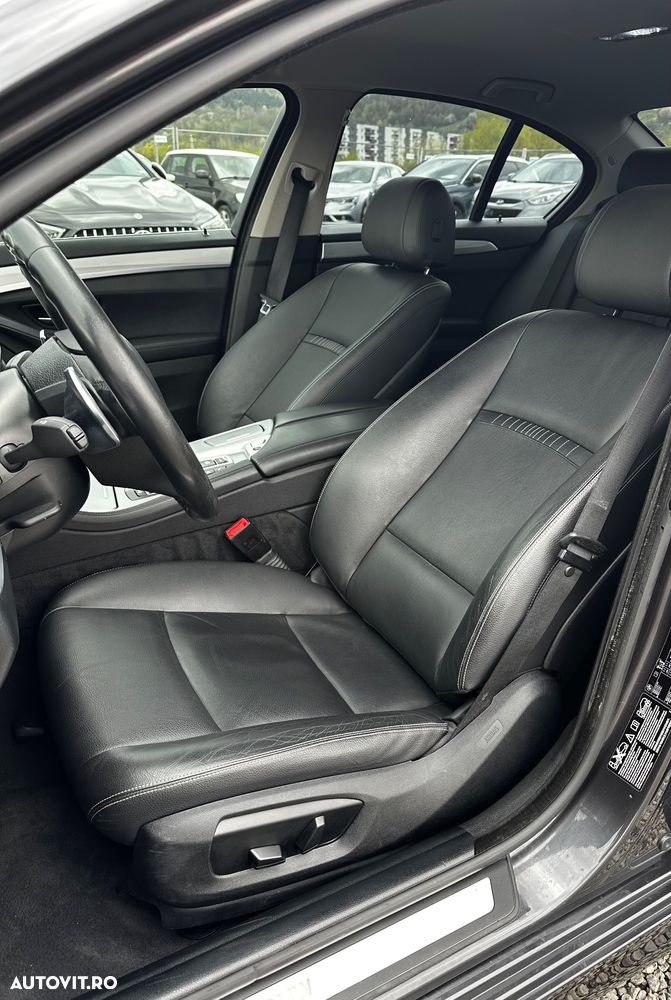 BMW Seria 5 520d xDrive Aut. - 13