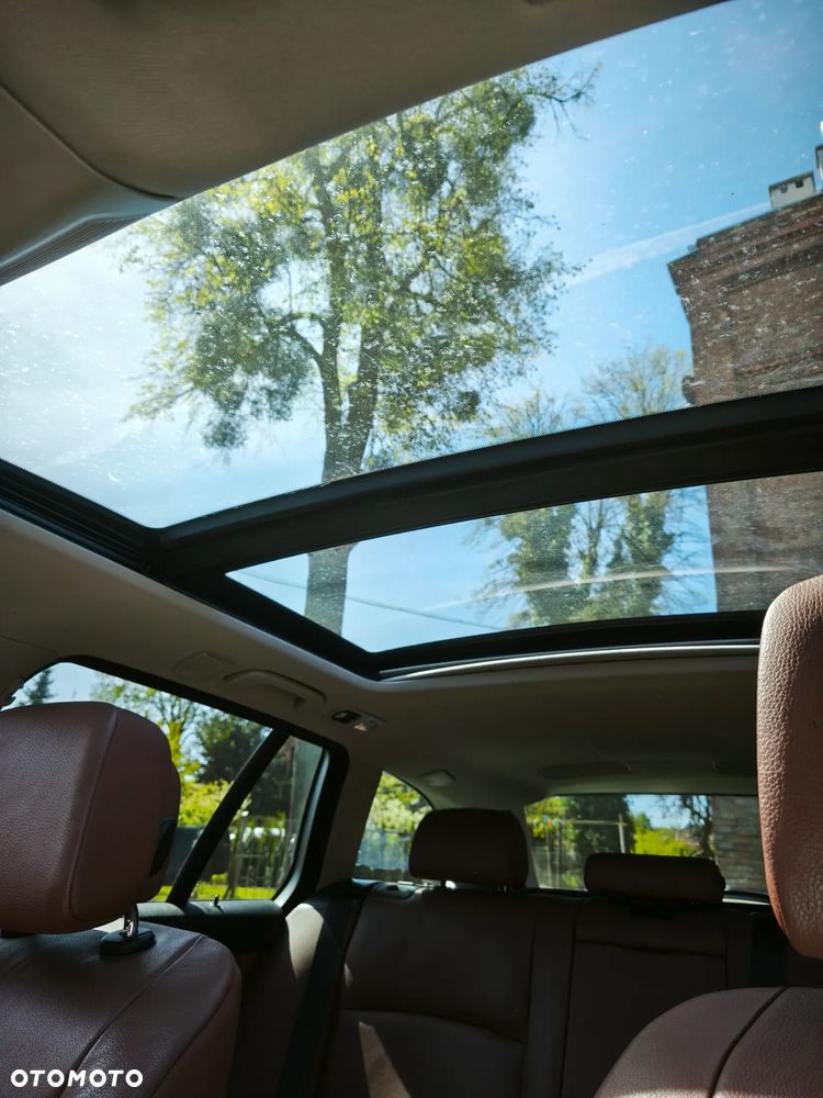 BMW Seria 5 525d Touring - 24
