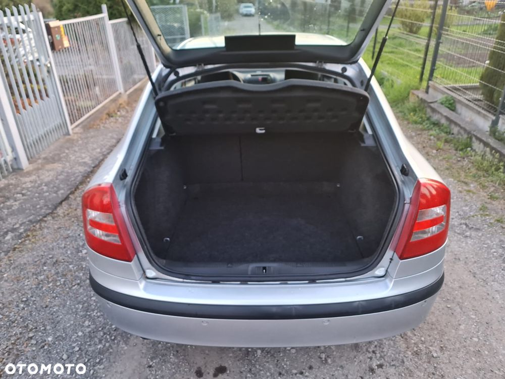 Skoda Octavia 1.6 Ambiente - 5