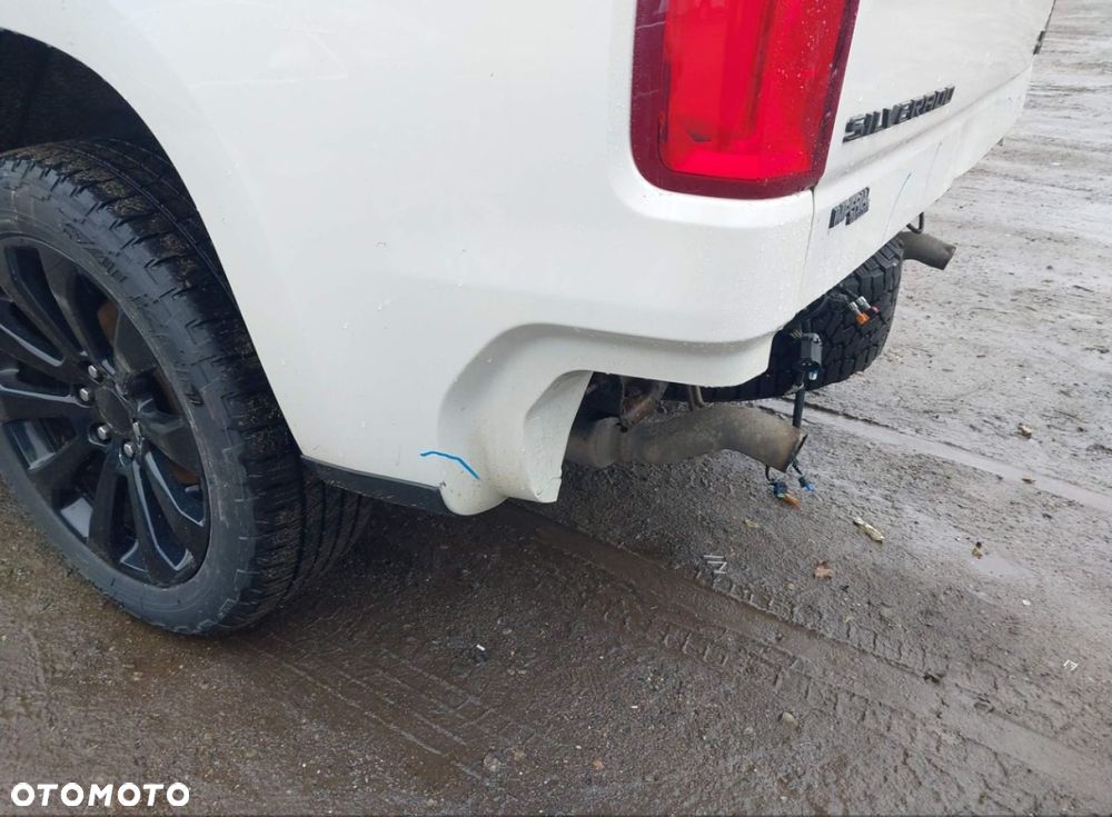 Chevrolet Silverado - 11