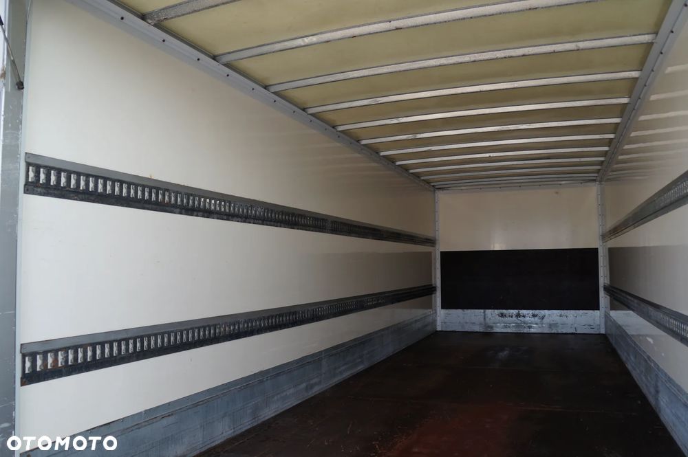 Mercedes-Benz ATEGO 1222 EURO 5 KONTENER 7.30 m 269 TYS KM KLIMATYZACJA 3 OSOBY MANUAL 1318 - 13