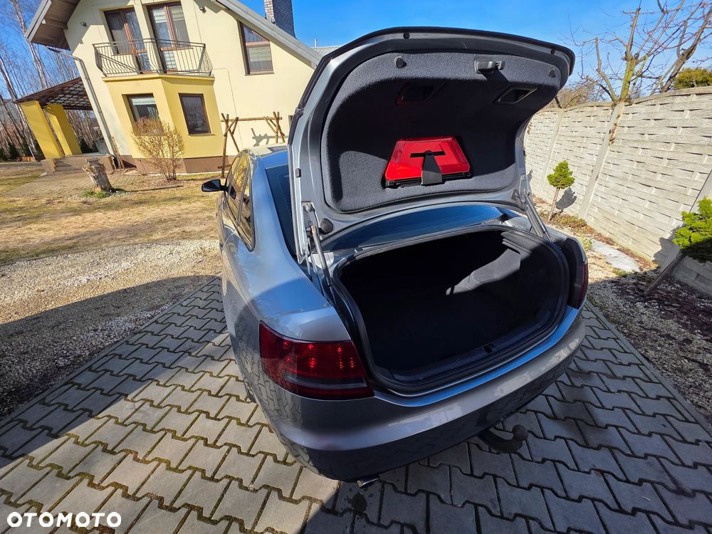 Audi A6 Limousine 2.4 - 7