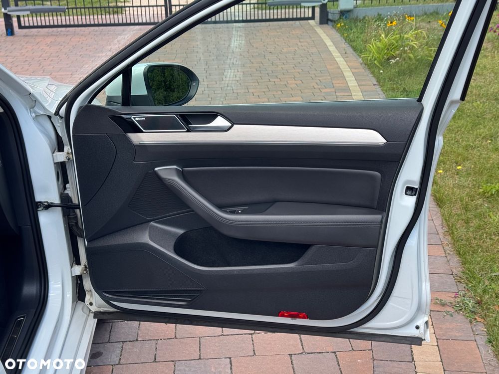Volkswagen Passat 2.0 TDI SCR (BlueMotion Tech) 4Mot DSG Highline - 17