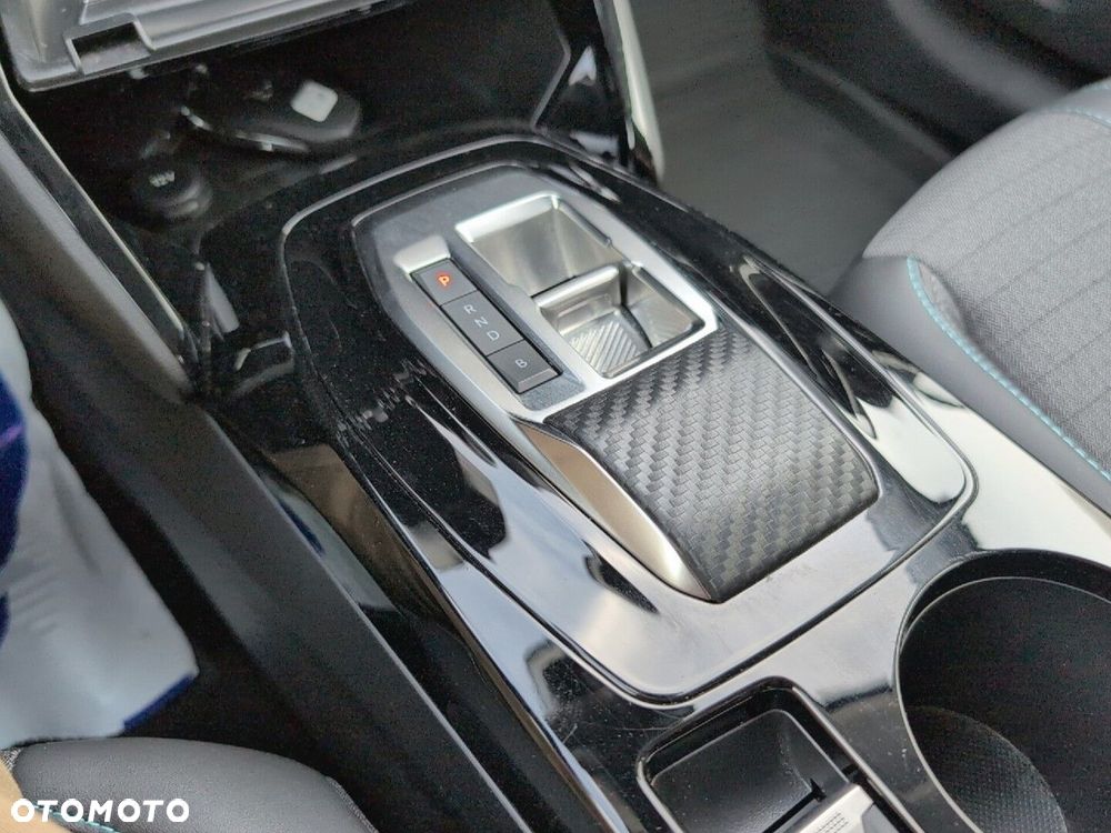 Peugeot 208 - 25