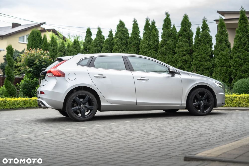 Volvo V40 D2 Drive-E SCR R-Design Momentum - 4