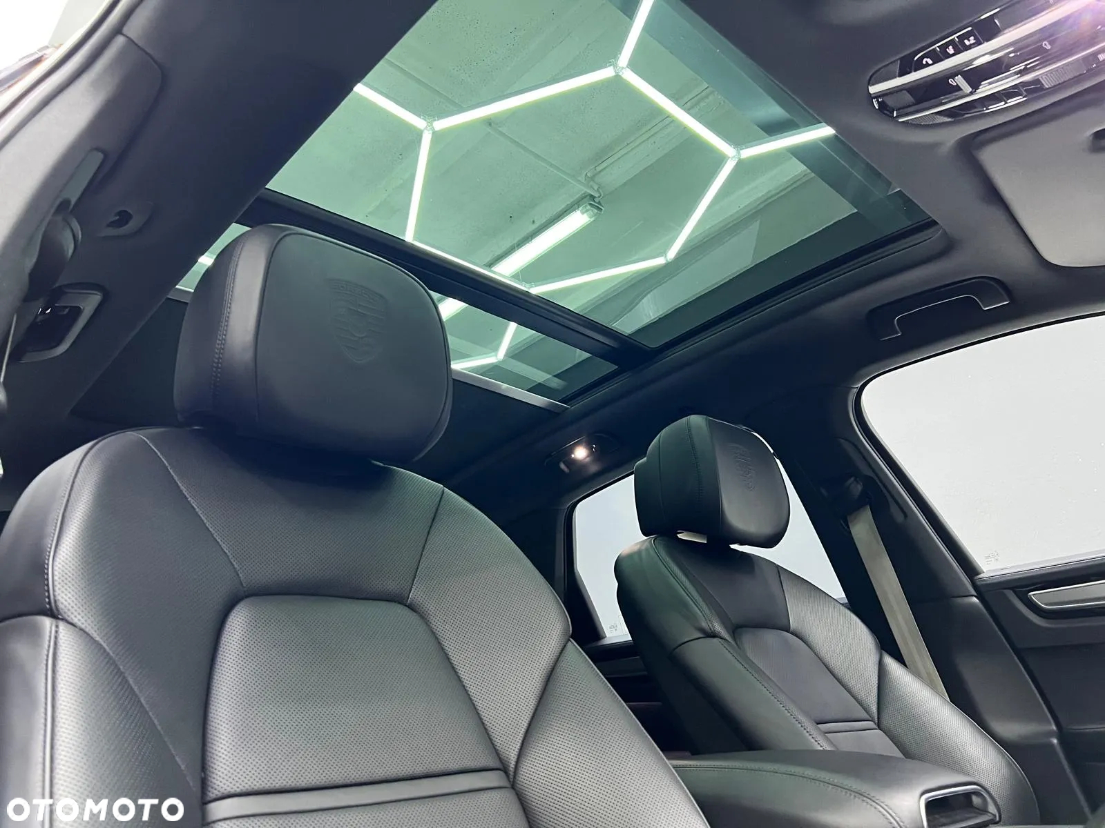 Porsche Cayenne E-Hybrid Platinum Edition - 35