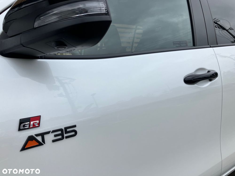 Toyota Hilux 2.8 D-4D Double Cab GR Sport 4x4 - 16