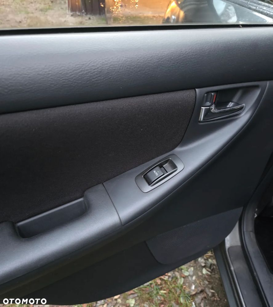 Toyota Corolla 1.4 Sol - 23