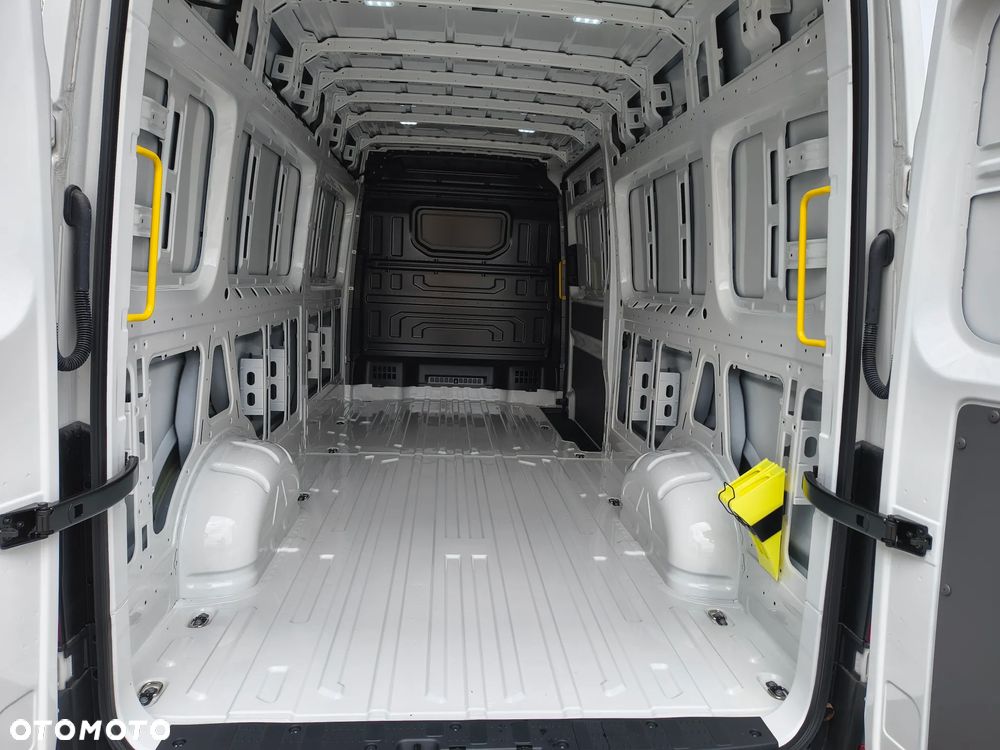 Volkswagen Crafter 4Motion 2.0 TDI 177 KM  L4H3 - 12