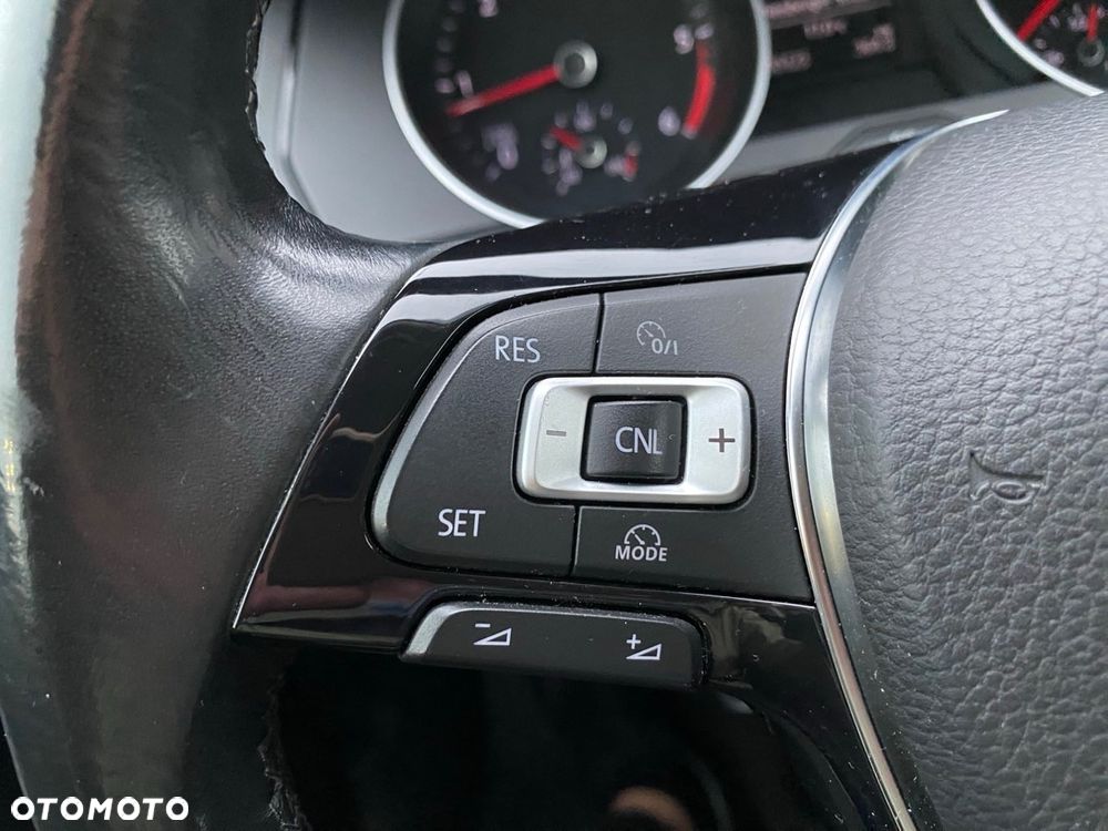 Volkswagen Passat 1.6 TDI BMT Trendline - 20