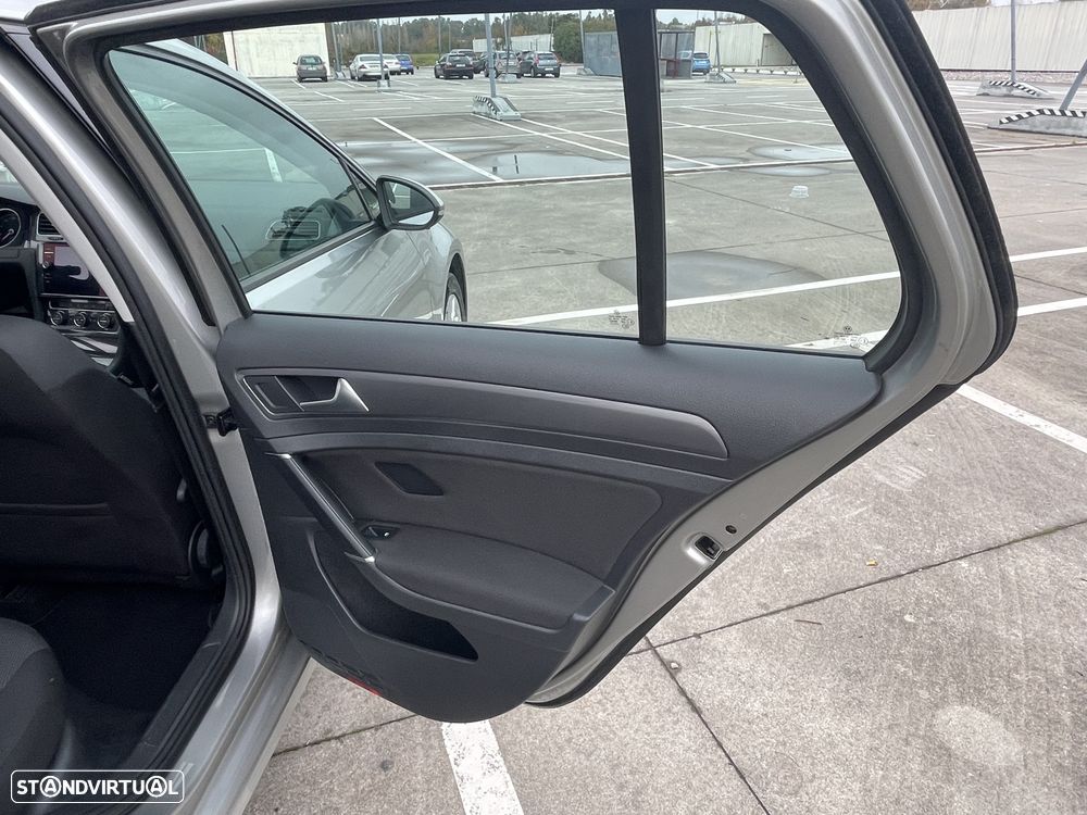 VW Golf 1.6 TDI Confortline - 41