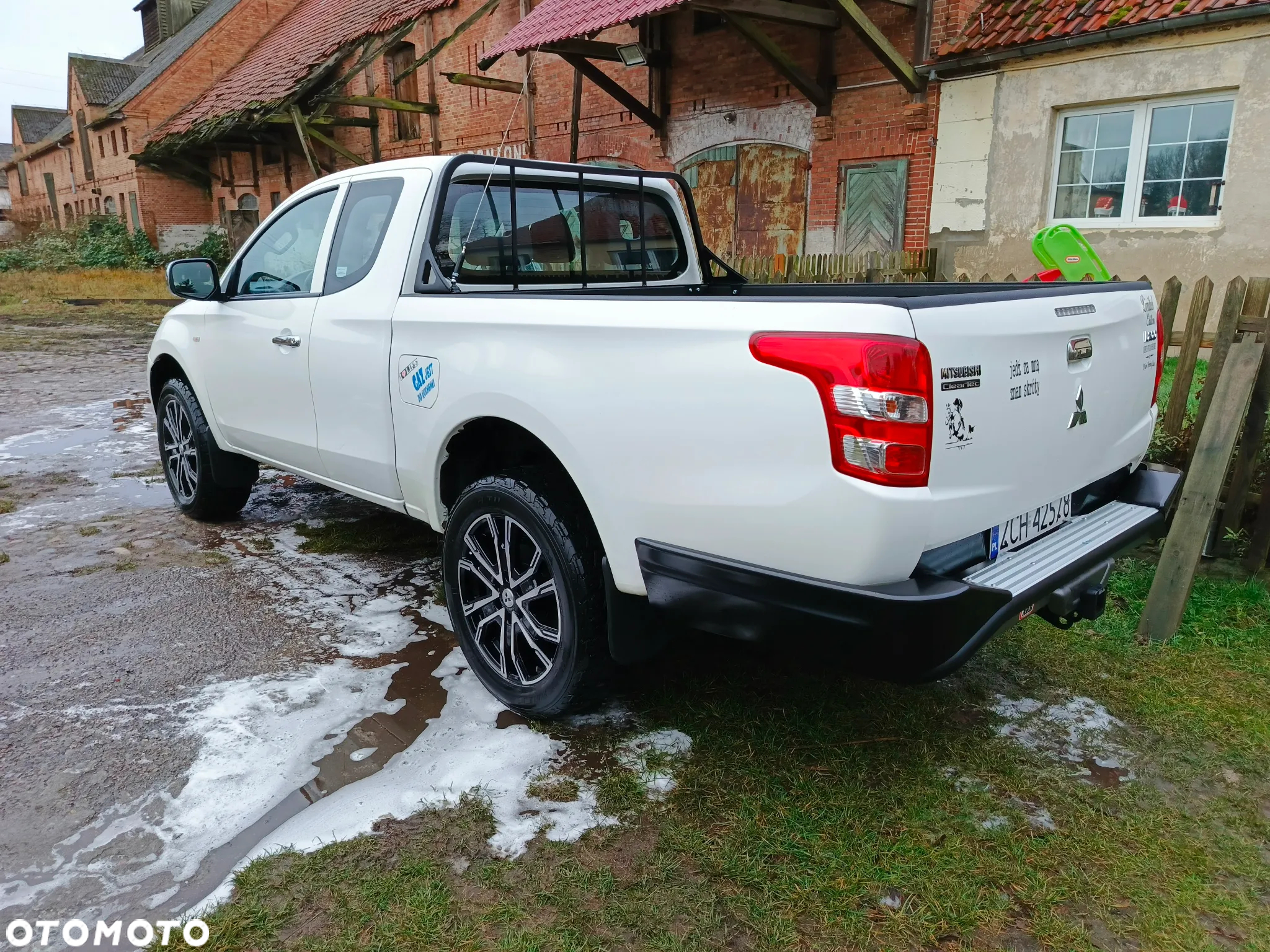 Mitsubishi L200 2.4 d CC Invite EU6
