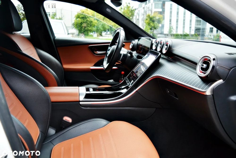 Mercedes-Benz Klasa C 300 d 9G-TRONIC - 32