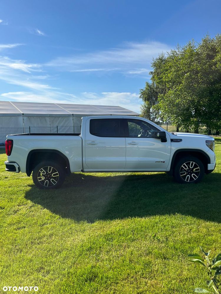 GMC Sierra - 32